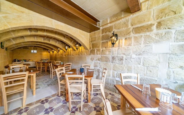Ta' Pinu B&B