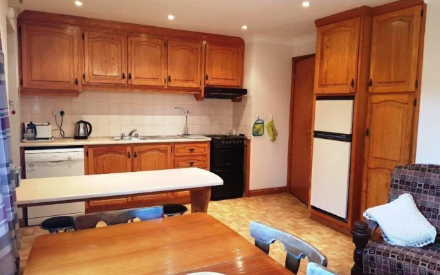 Waterside Cottage, Cashel