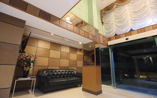 RoomQuest Suvarnabhumi Airport Rom Klao