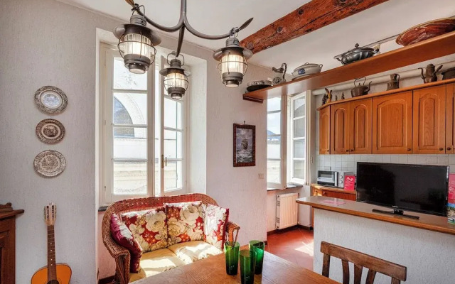 Seaview Apartment near the Castle