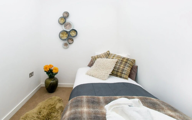 Select Serviced Accommodation - Summit House