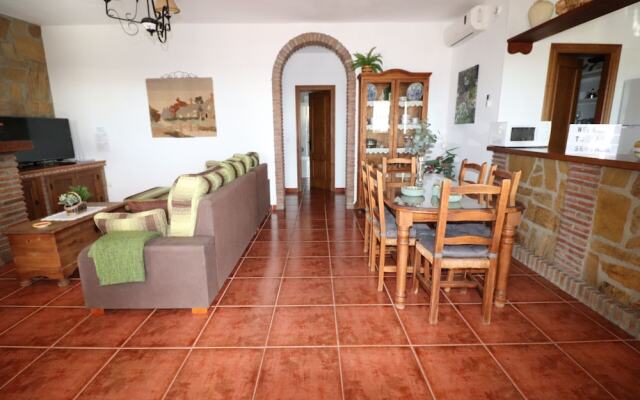 1143 Villa Serymar