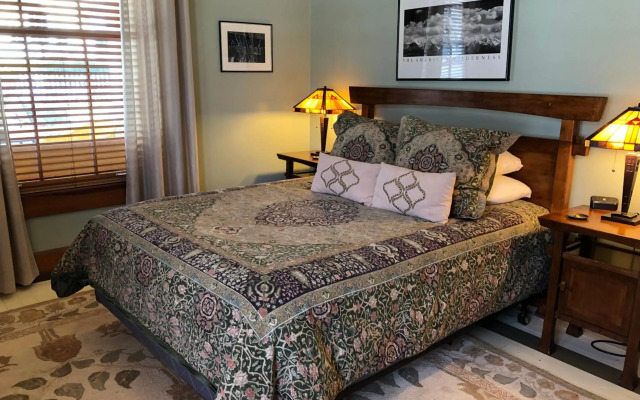 McCloud Hotel
