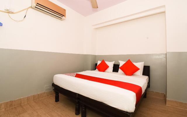 OYO 41893 Hotel Four Season