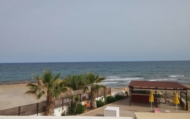 Chrisanna Apartments & Studios