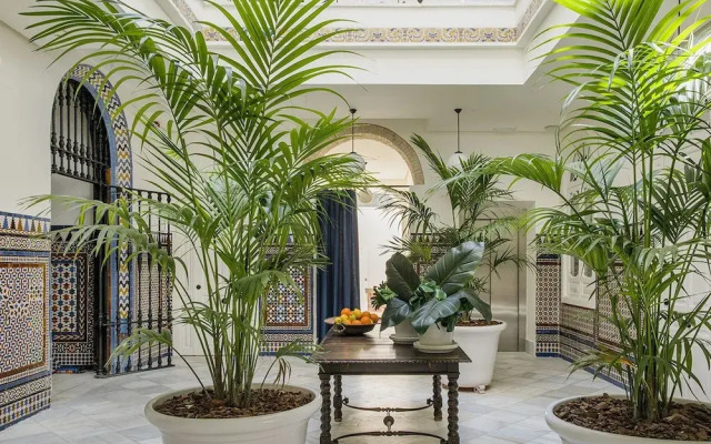 Santa Paula Pool & Luxury