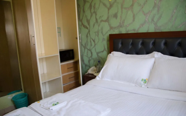 Ash White Hotel