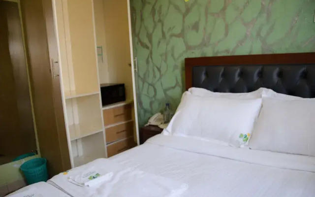 Ash White Hotel