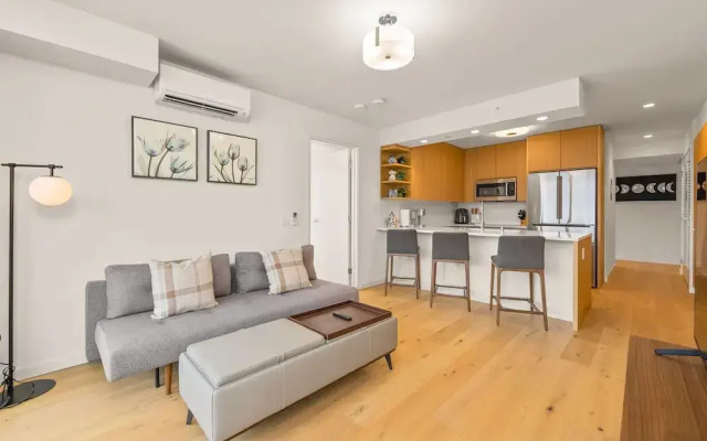 Sky Ala Moana 4209 2 Bedroom Condo by RedAwning