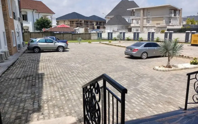 1 Oak Apartments Guzape