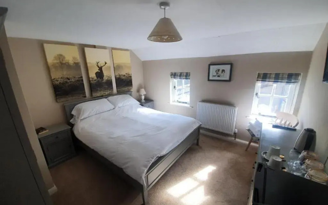 Kings Head Low House