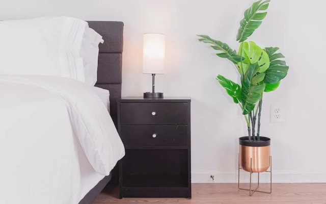 VA - Avalon - Apt 302