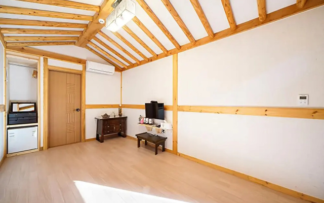 Jeonju Jeongga Hanok Pension