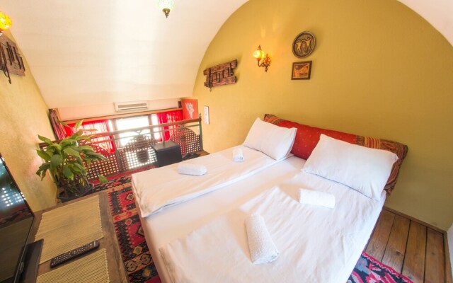 Studio apartment next to the Old Bridge