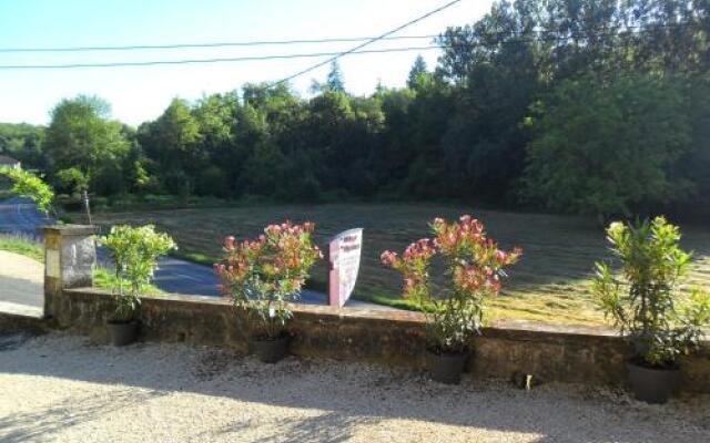 Le Village Des Glycines