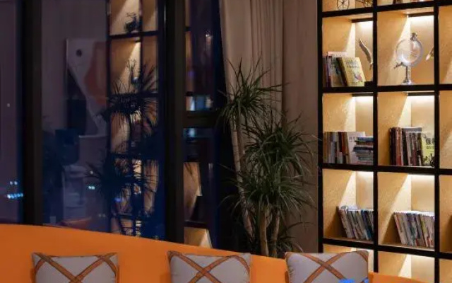 Smart·Smart Sky Hotel (Zigong Huashang International City)