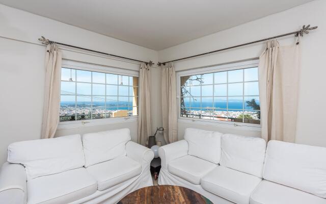 Luxury Home With Jacuzzi and Spectacular Sea Views for 8 Guests