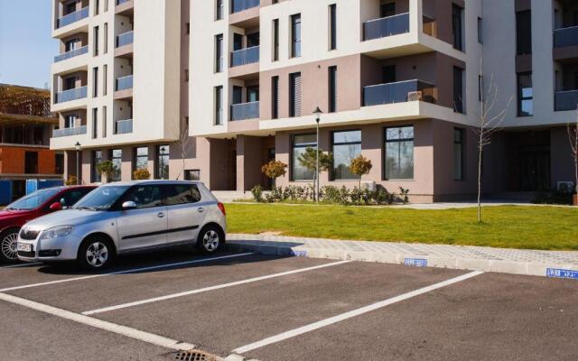 Olive Garden at West Residence