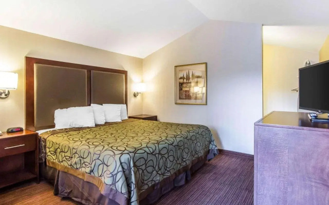 Econo Lodge University