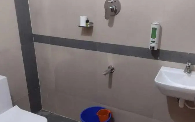 Oyo Flagship 807008 Vr Nooranad Residency