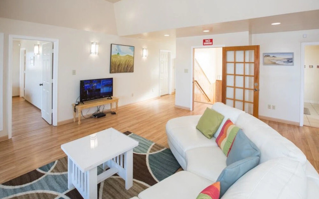 Oceanfront Villa - 12 Br Home