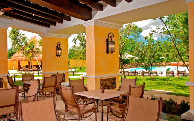 Courtyard By Marriott Cancun Airport