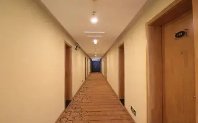 365 Theme Hotel