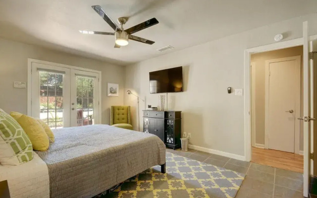 3BR 2BA Elegant Tarrytown House by RedAwning