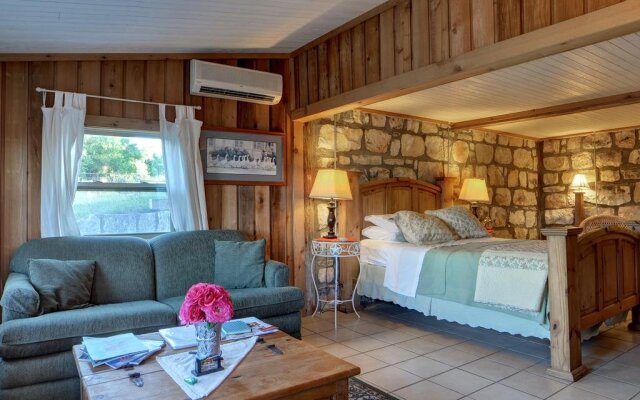 A Barn at the Quarry