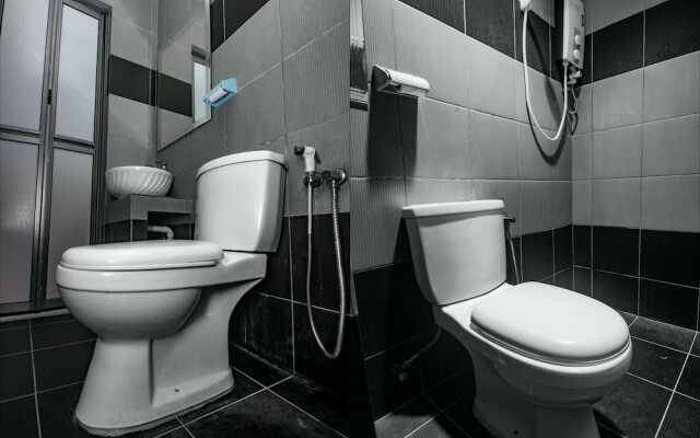 Nice Stay Three Six Five Services by OYO Rooms