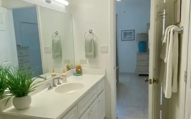 NEW Oceanfront Condo in George Town