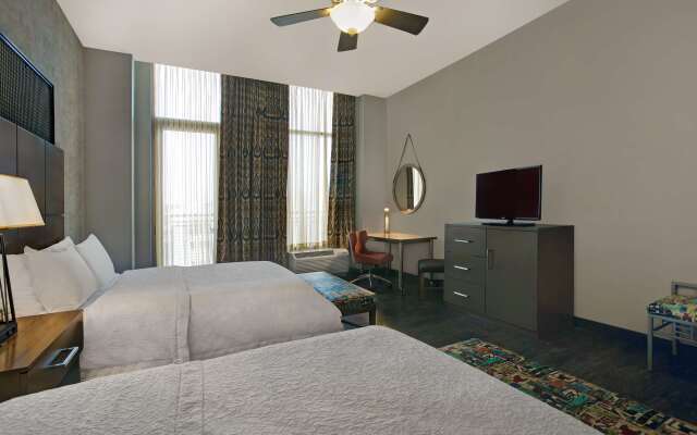 Hampton Inn & Suites Austin @ The University / Capitol