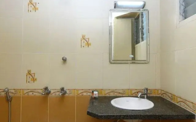 OYO 5319 Hotel Navaratna