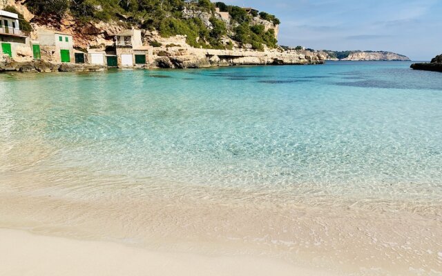 Hostal Cala Llombards