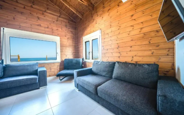Terra Zeus - Wooden House Beachfront