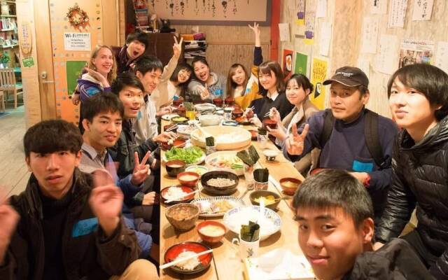 Cocoroom Guesthouse Cafe and Garden - Hostel