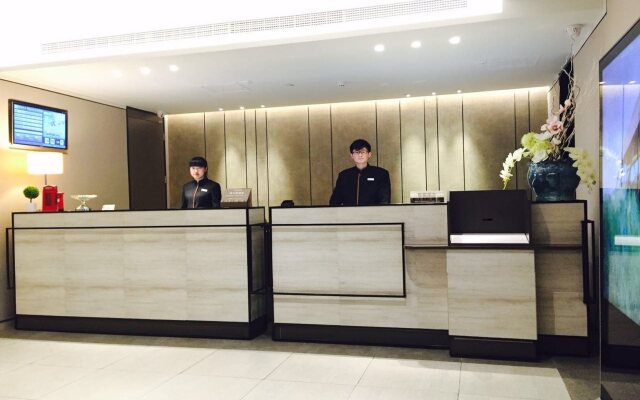 如家精选酒店(青岛八大关太平角公园地铁站店)