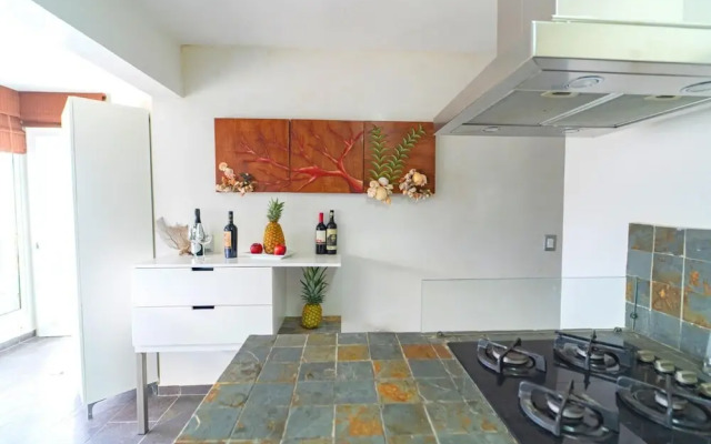 Los Corales Beach Front E101