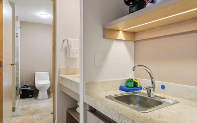 Ezequiel Montes By Homirent