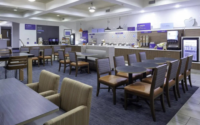 Holiday Inn Express & Suites Interstate 90 by IHG