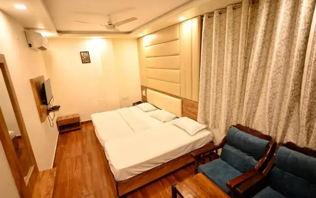 OYO 17284 Hotel Vrindavan Palace