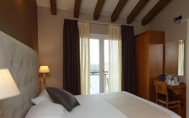 Hotel Clarin 14 by Dori