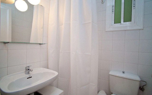 Cute & Spacious Eixample Apartment