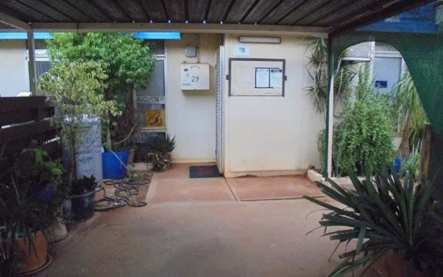 Laverton Motel