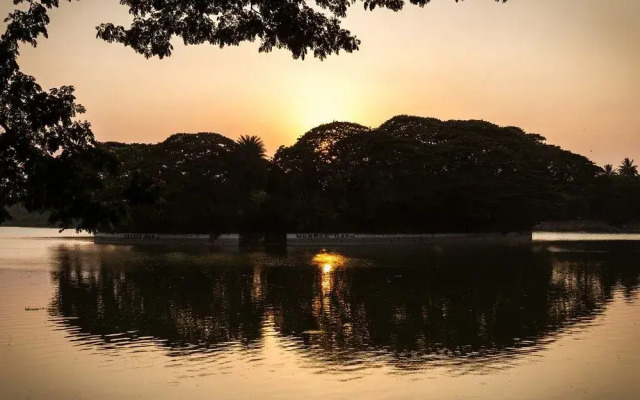 Fabhotel Queensway Park Ulsoor Lake