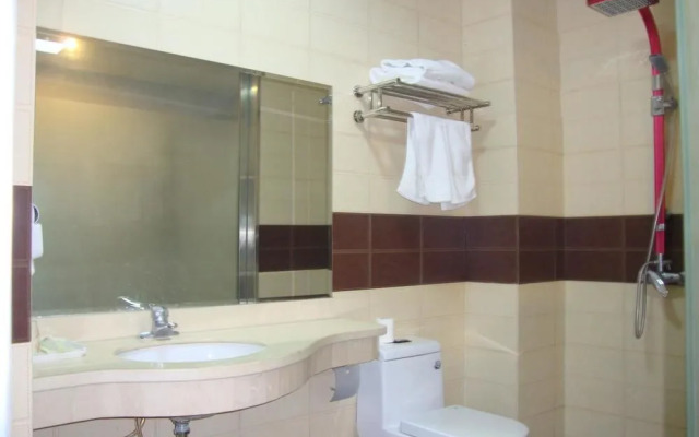 Anyang Lechao Hotel (Railway Station)