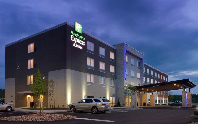 Holiday Inn Express & Suites Altoona, an IHG Hotel