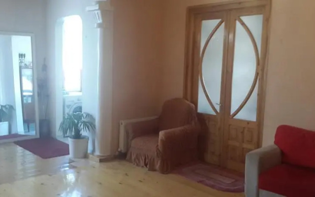Gio's Guest House