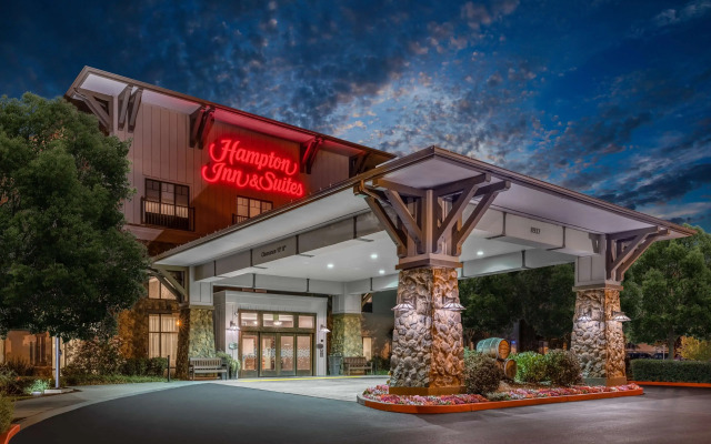 Hampton Inn & Suites Windsor - Sonoma Wine Country
