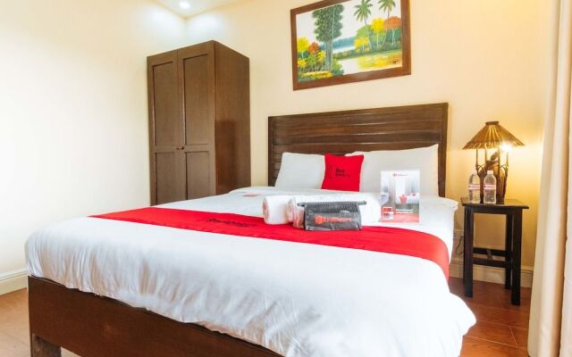 RedDoorz Premium @ Outlook Drive